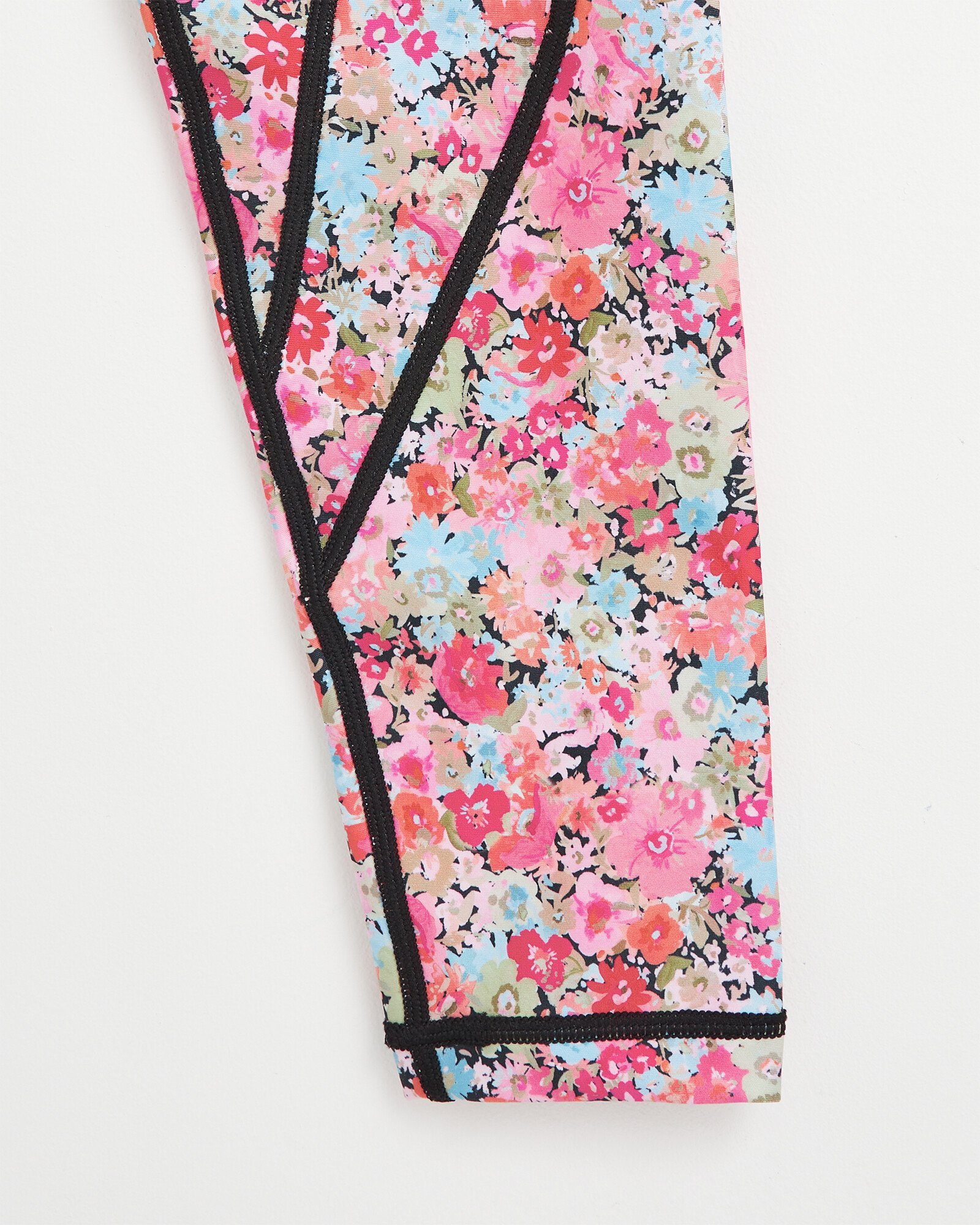 Active Dainty Daisy Floral Print Pink Sport Leggings Oliver Bonas