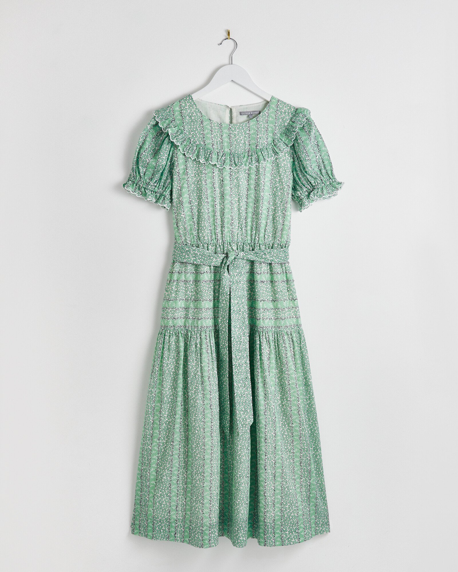 dolce and gabbana green lace dress Dolce & Gabbana Elegant Green Crystal Embellished Sheath Dress –  Glandine