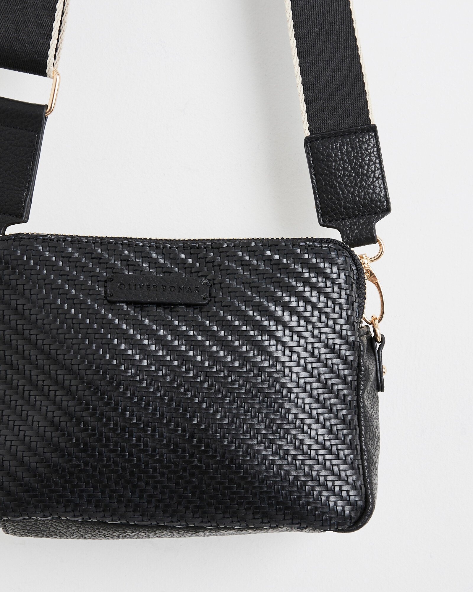 Isla Black Weave Crossbody Bag Oliver Bonas