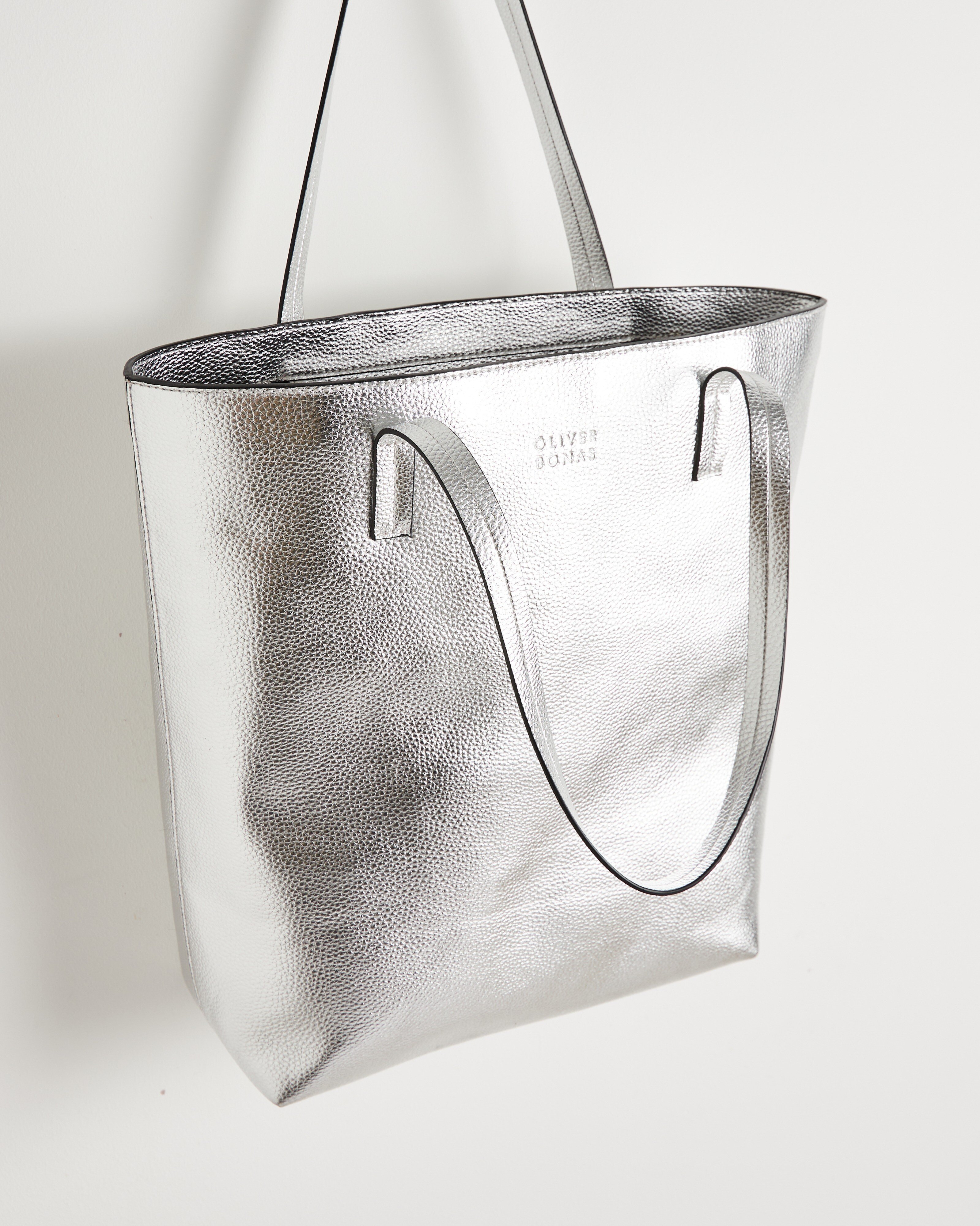 希少 HEAD PORTER LARGE SILVER TOTE BAG Asterly Silver Metallic Tall Shopper Tote Bag | Oliver Bonas