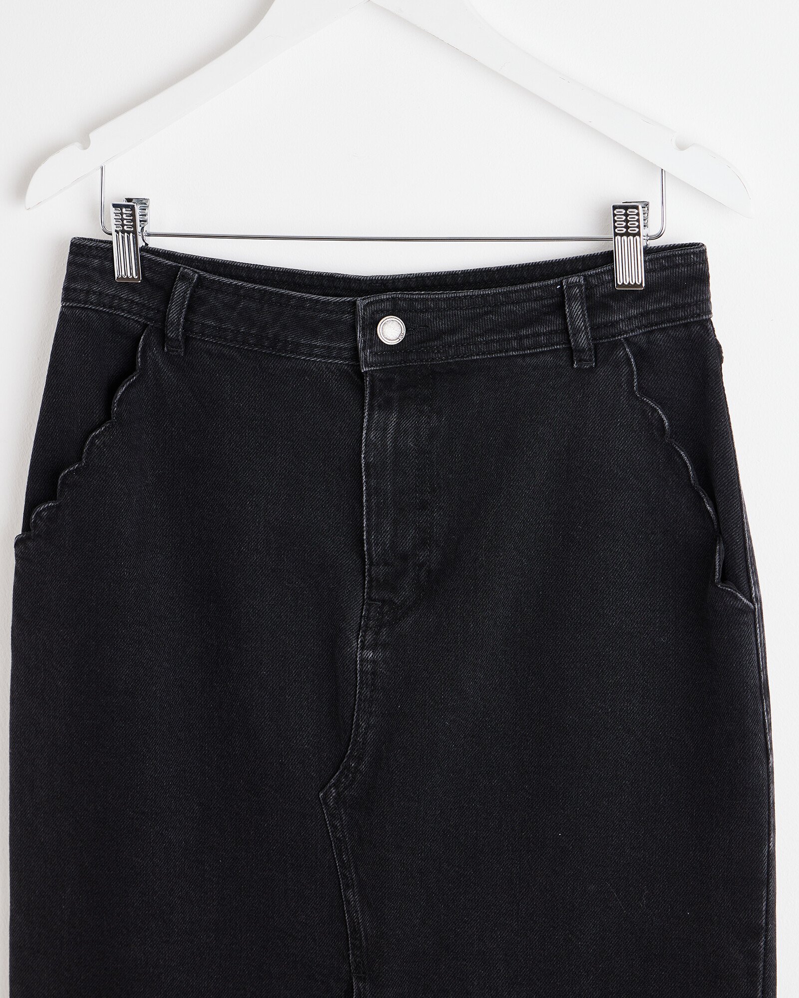 Washed Black Scallop Pocket Denim Skirt | Oliver Bonas