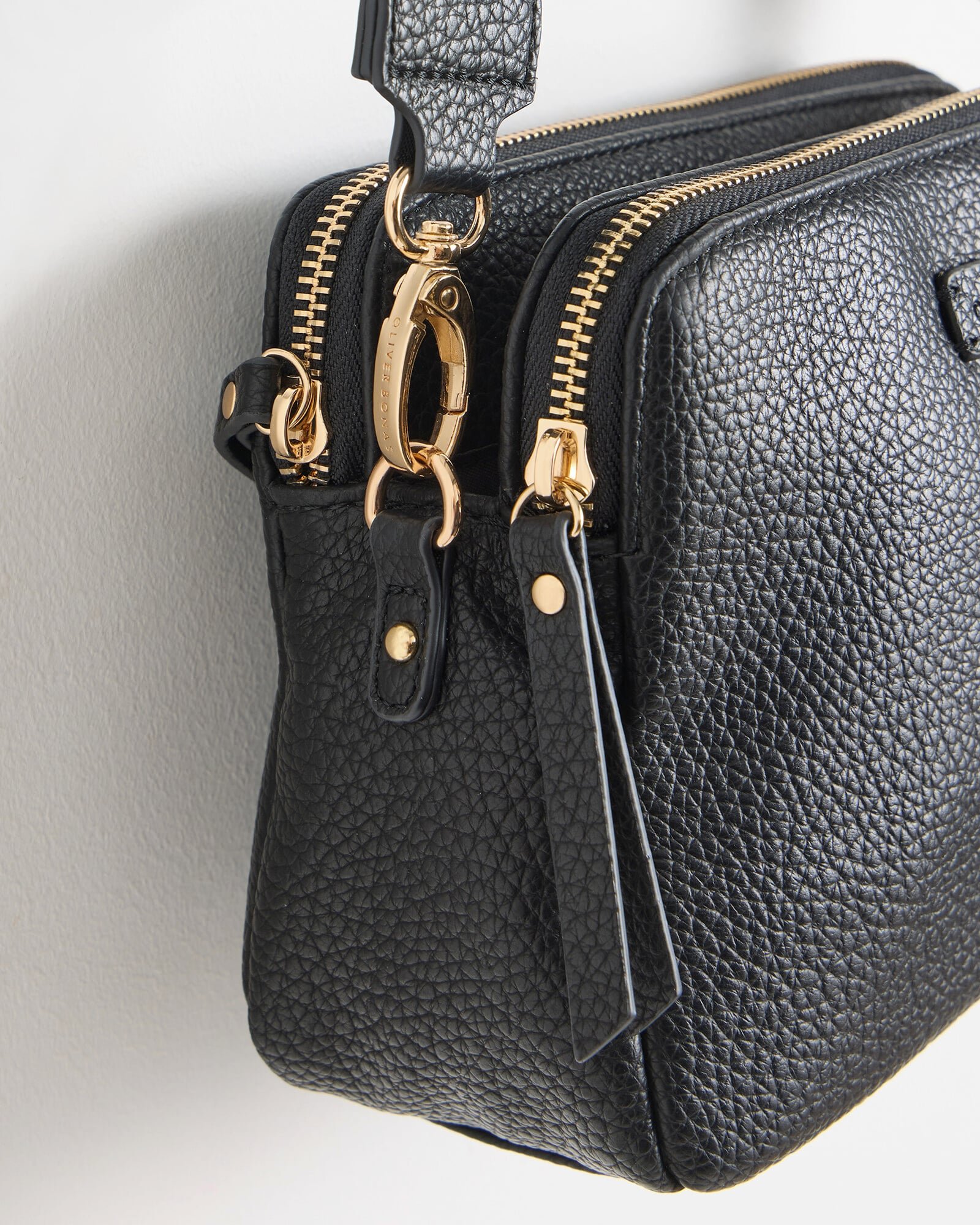 Isla Black Crossbody Bag | Oliver Bonas