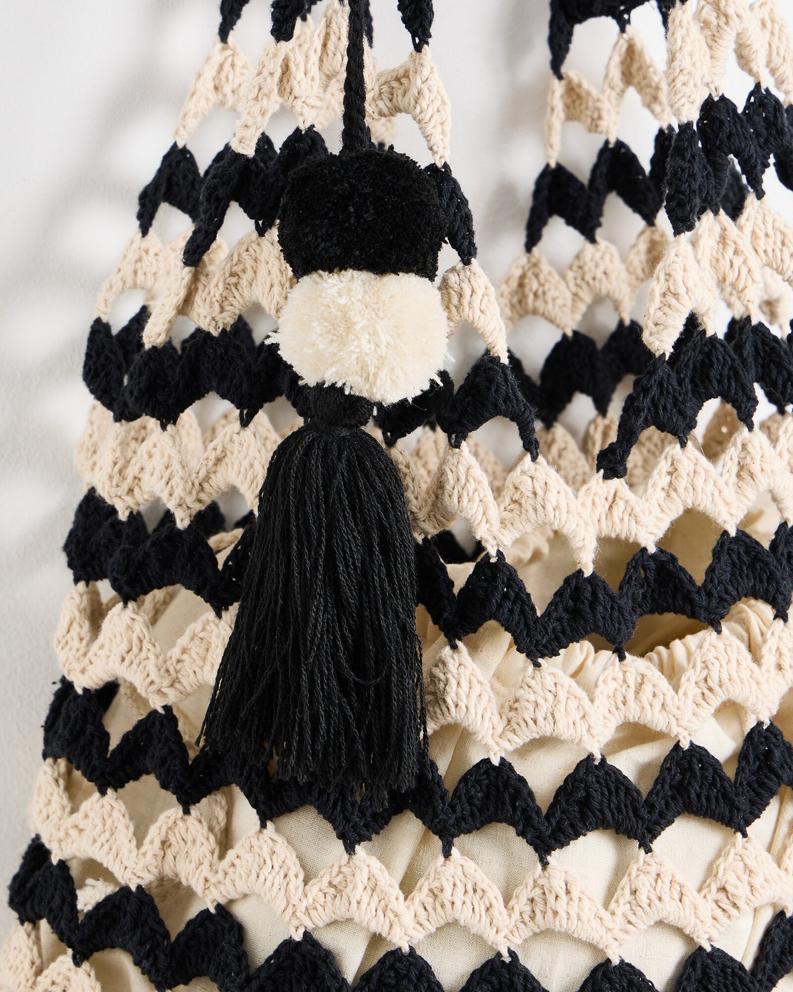 Monochrome Crochet Scallop Shoulder Bag Oliver Bonas
