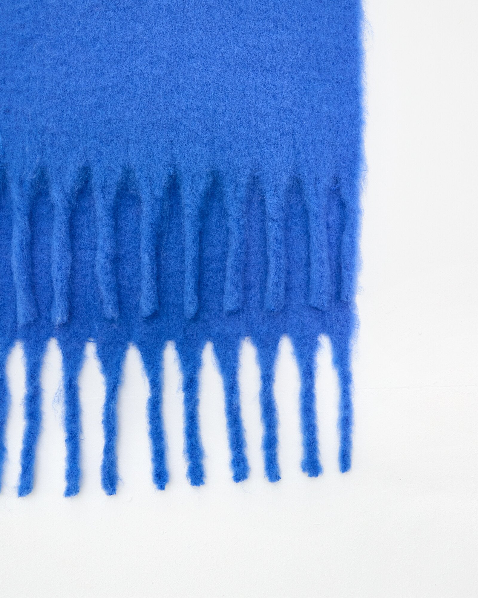 Cobalt Blue Ombre Heavyweight Tassel Scarf Oliver Bonas