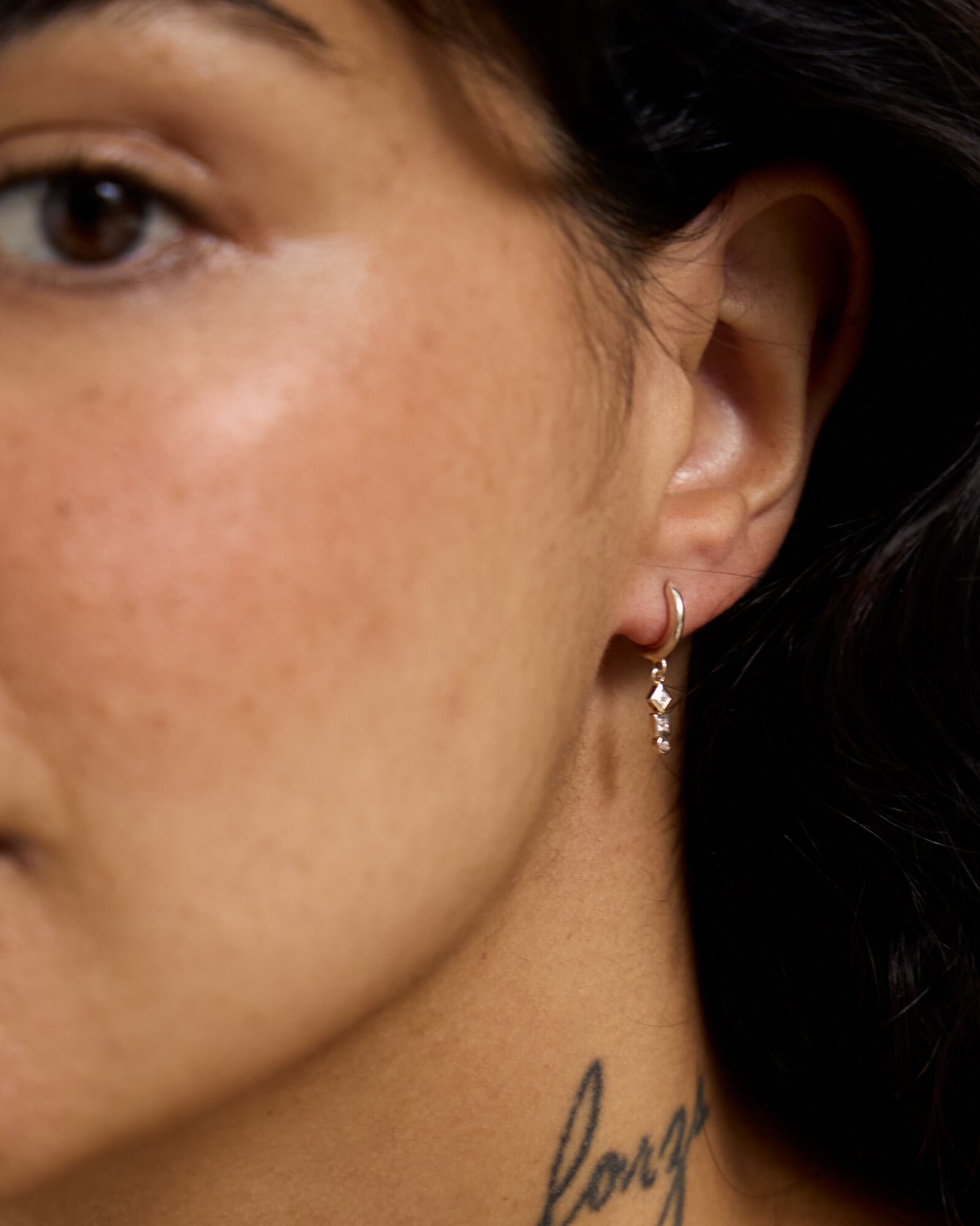925 zilveren creolen, dikke oorbellen, 925 sterling zilveren kleine blauwe vlinder-zirkonia-oorbellen voor dames, dikke glittercreolen, Huggie- oorbellen met kraakbeen, kleine creolen
