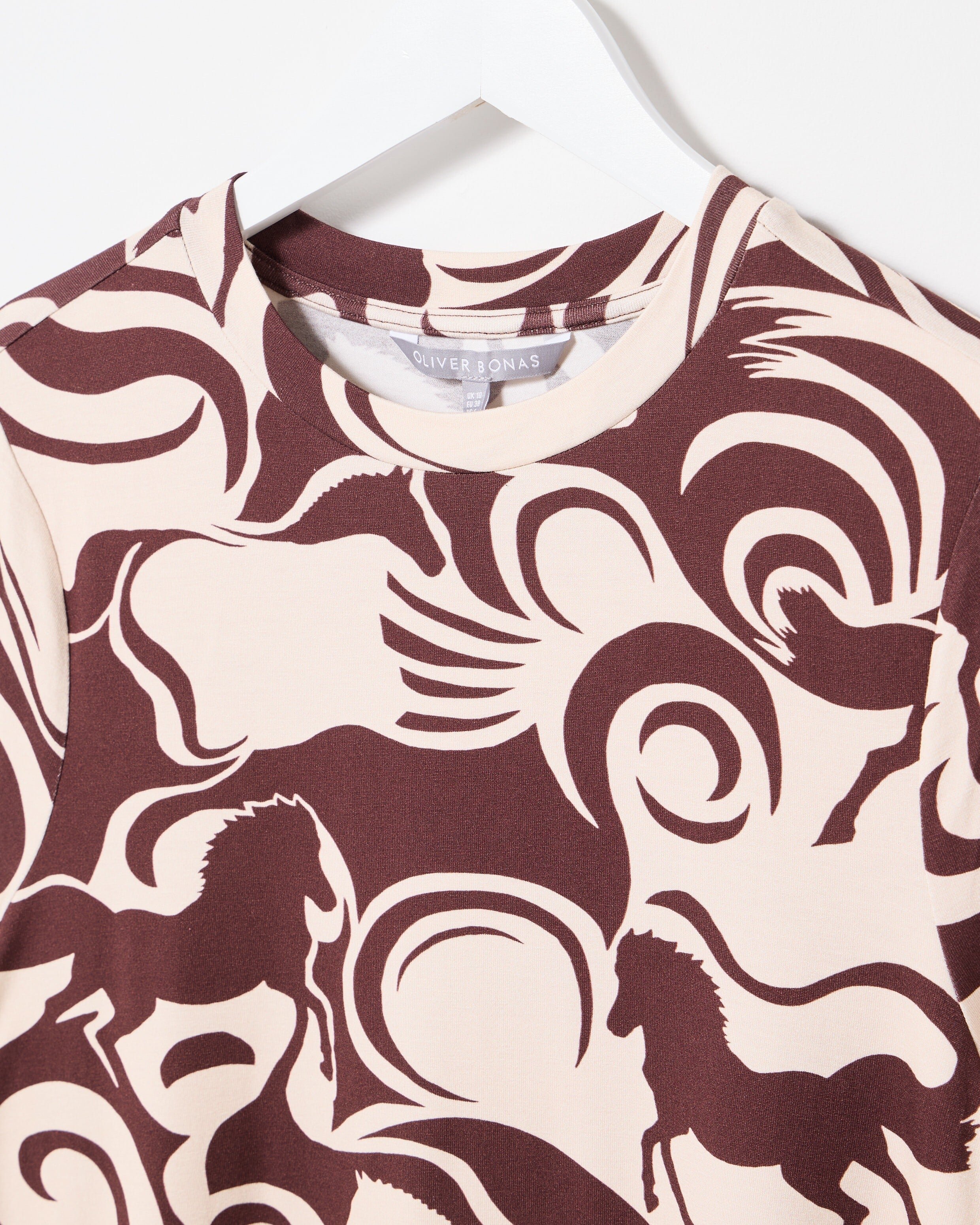 トップス house on the hill L/S Tee (Brown Horse) Brown & Cream Horse Print Fitted Long Sleeve Top | Oliver Bonas