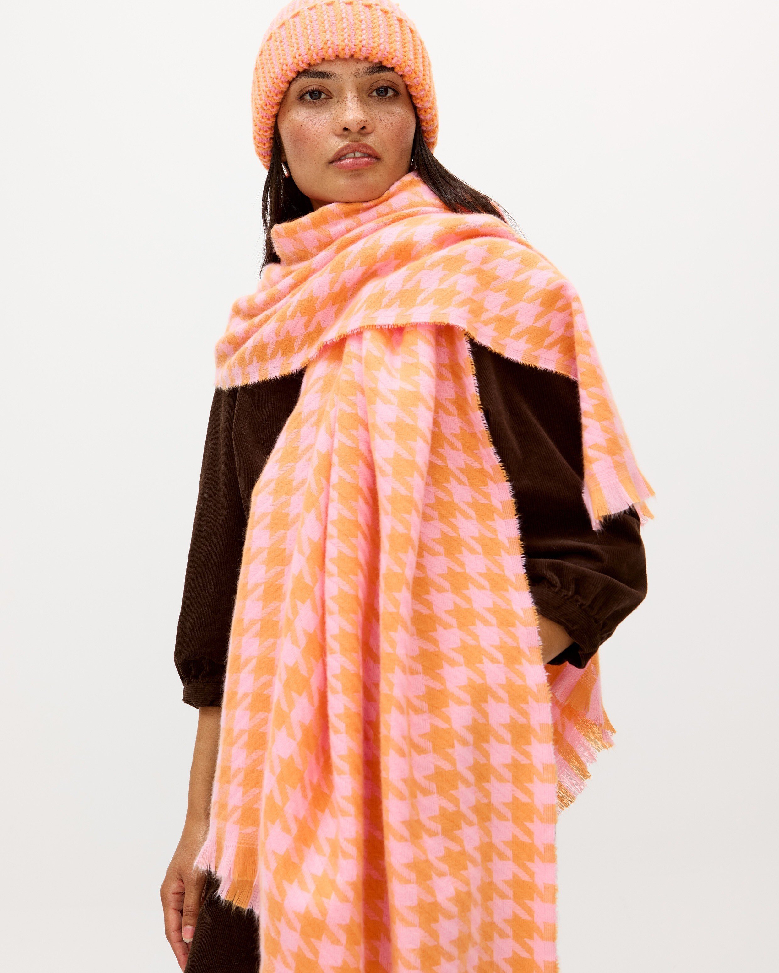 Pink & Orange Houndstooth Midweight Scarf | Oliver Bonas