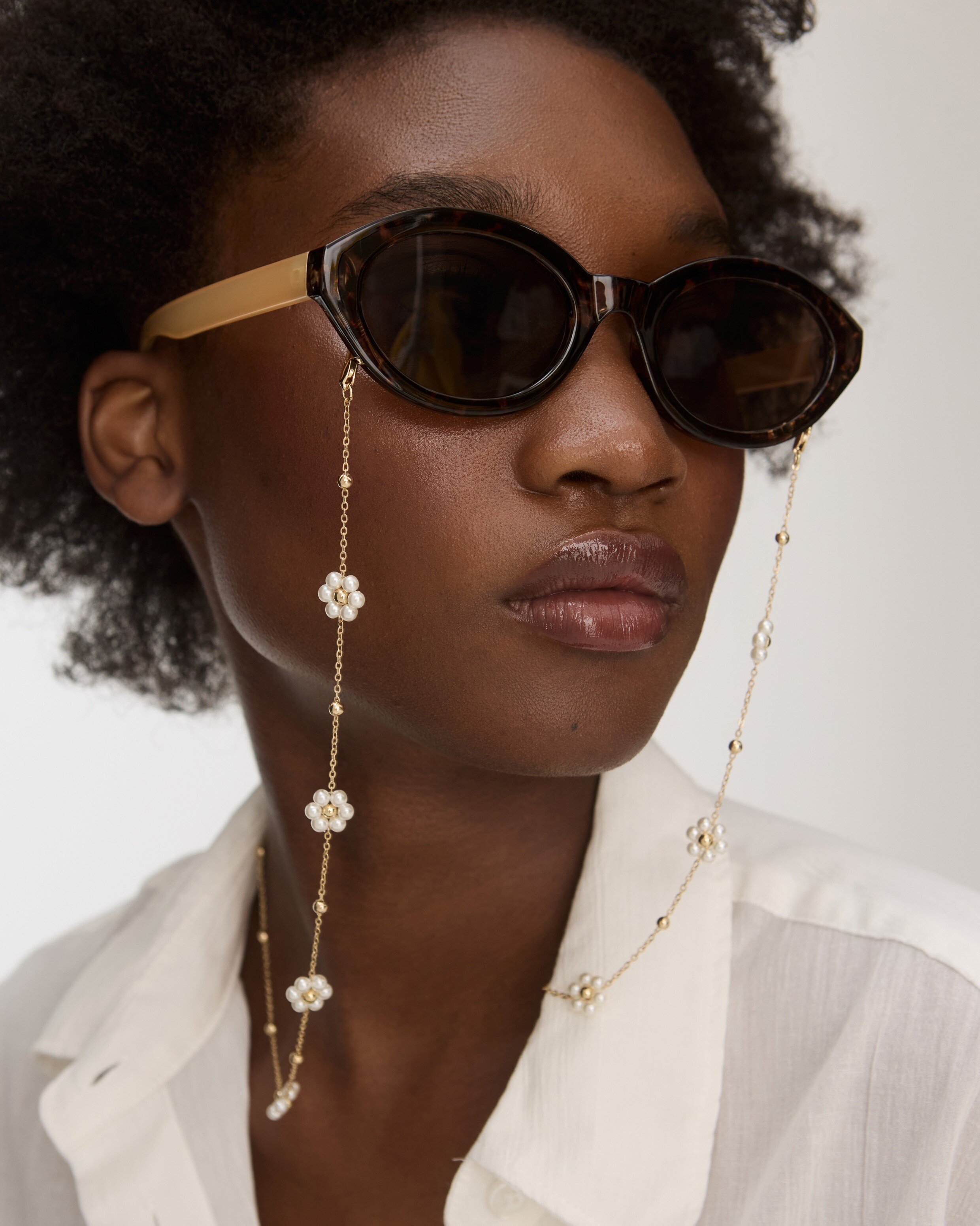 Rosaria Faux Pearl Flower Glasses Chain Oliver Bonas