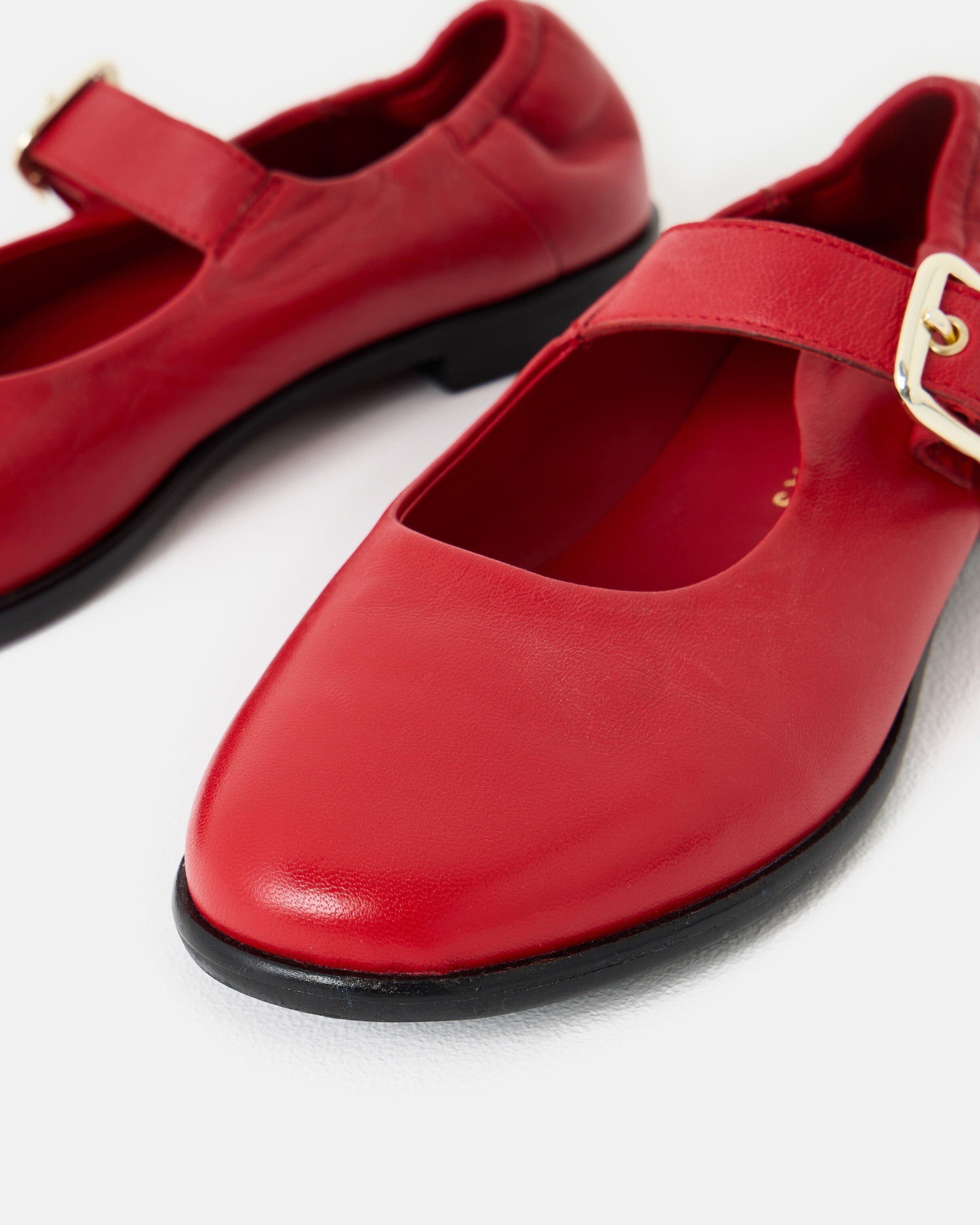 オルガンシューズ Mary Jane (Red, Leather) Red Leather Mary Janes | Oliver Bonas
