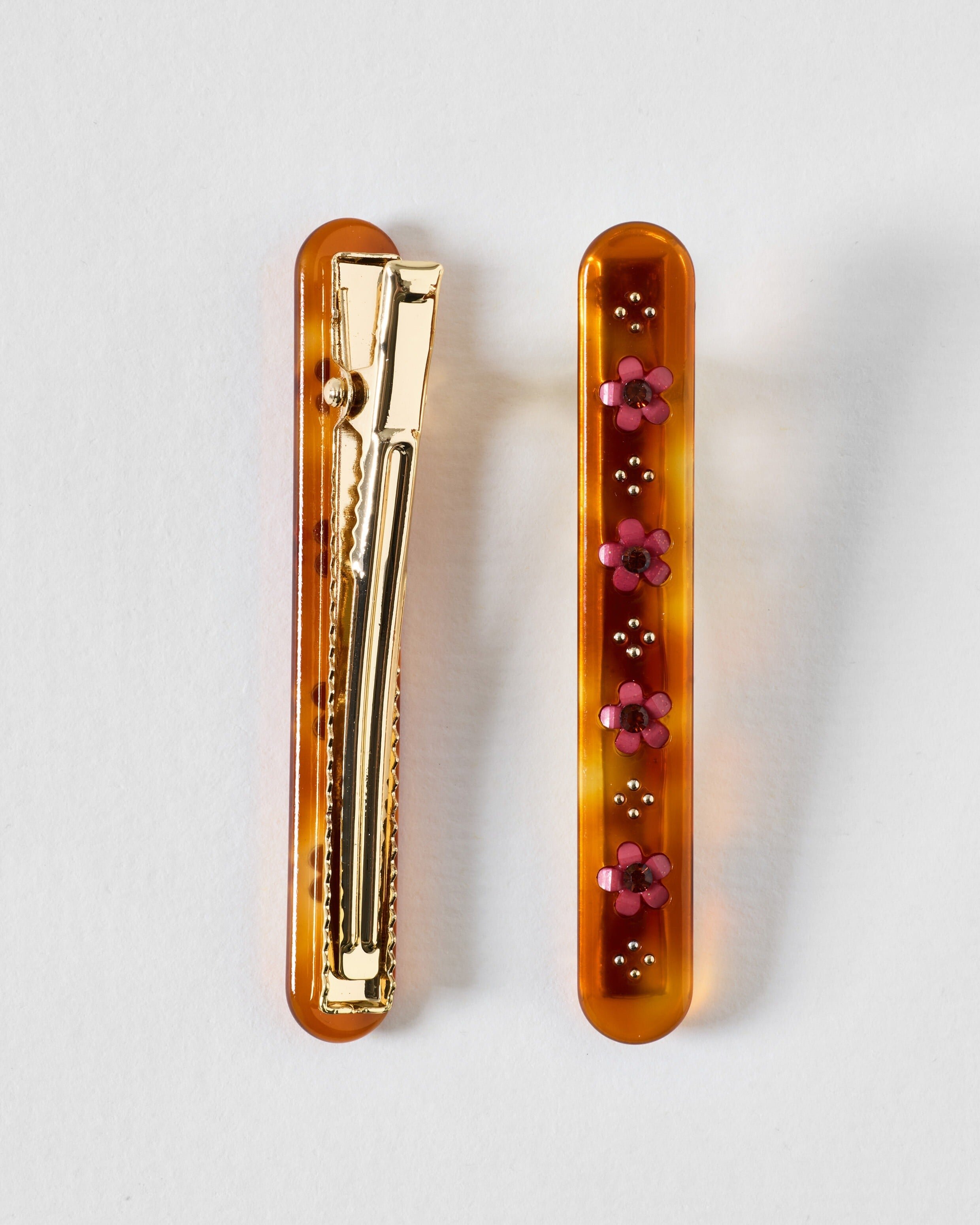 【Yukichi】BRIGITTE dot ribbon clip in Brigitte Amber Resin Flower Detail Hair Clips Set of Two | Oliver