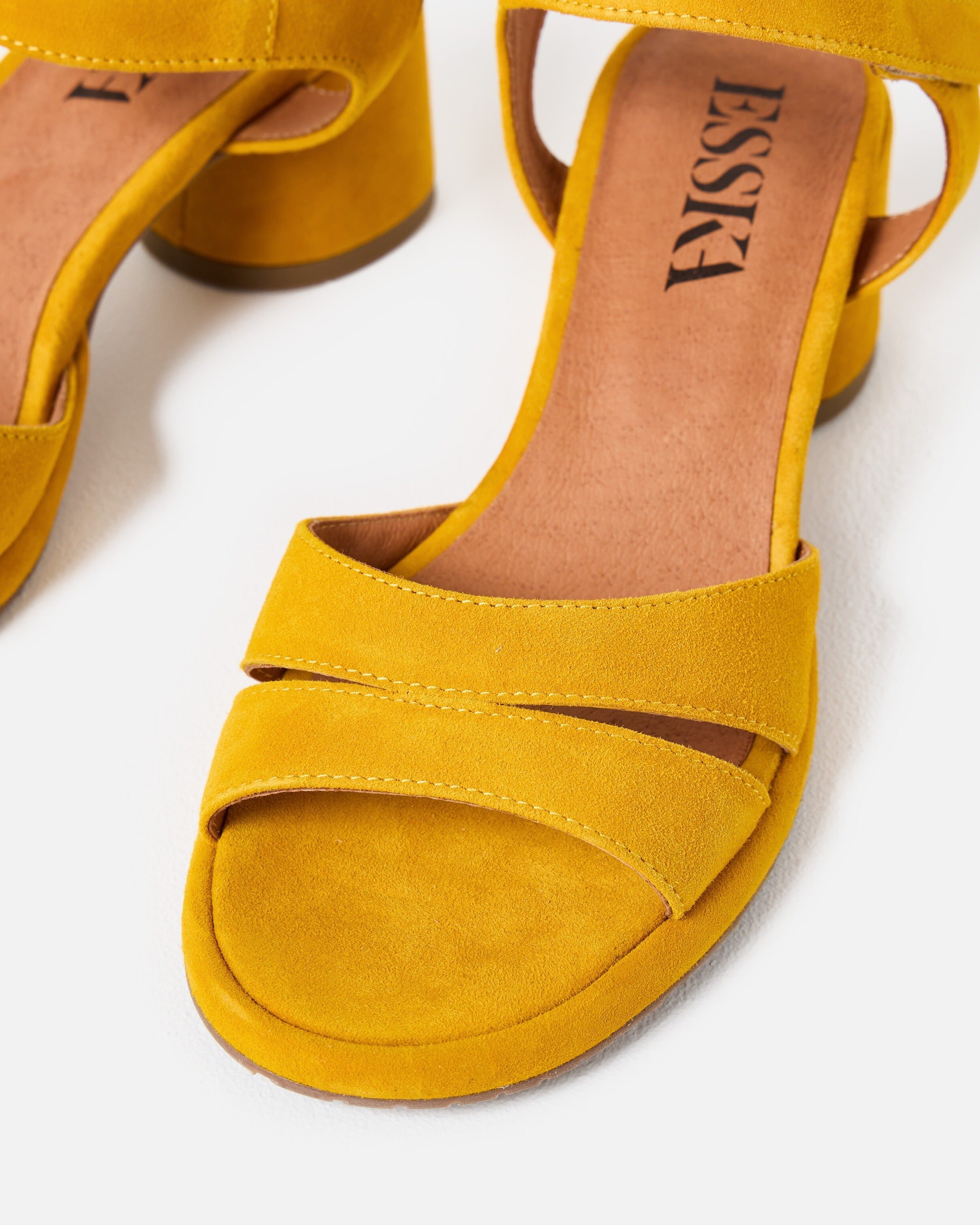 ✨️現行✨️ YELLO イエロー MERCURIO SANDALS サイズ Esska Olivia Mustard Yellow Suede Heeled Sandals | Oliver Bonas