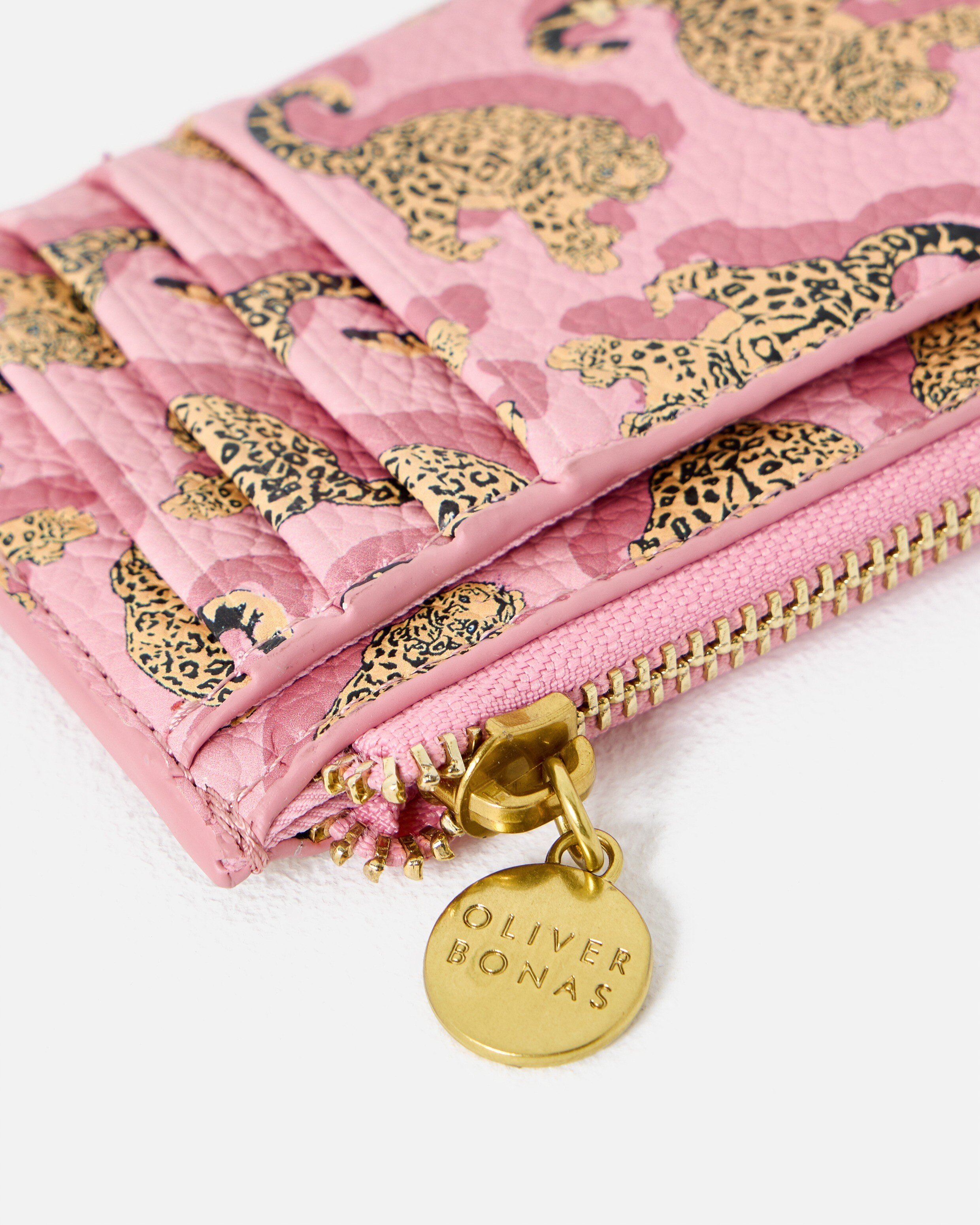 Light Pink Snow Leopard Zipped Card Holder | Oliver Bonas