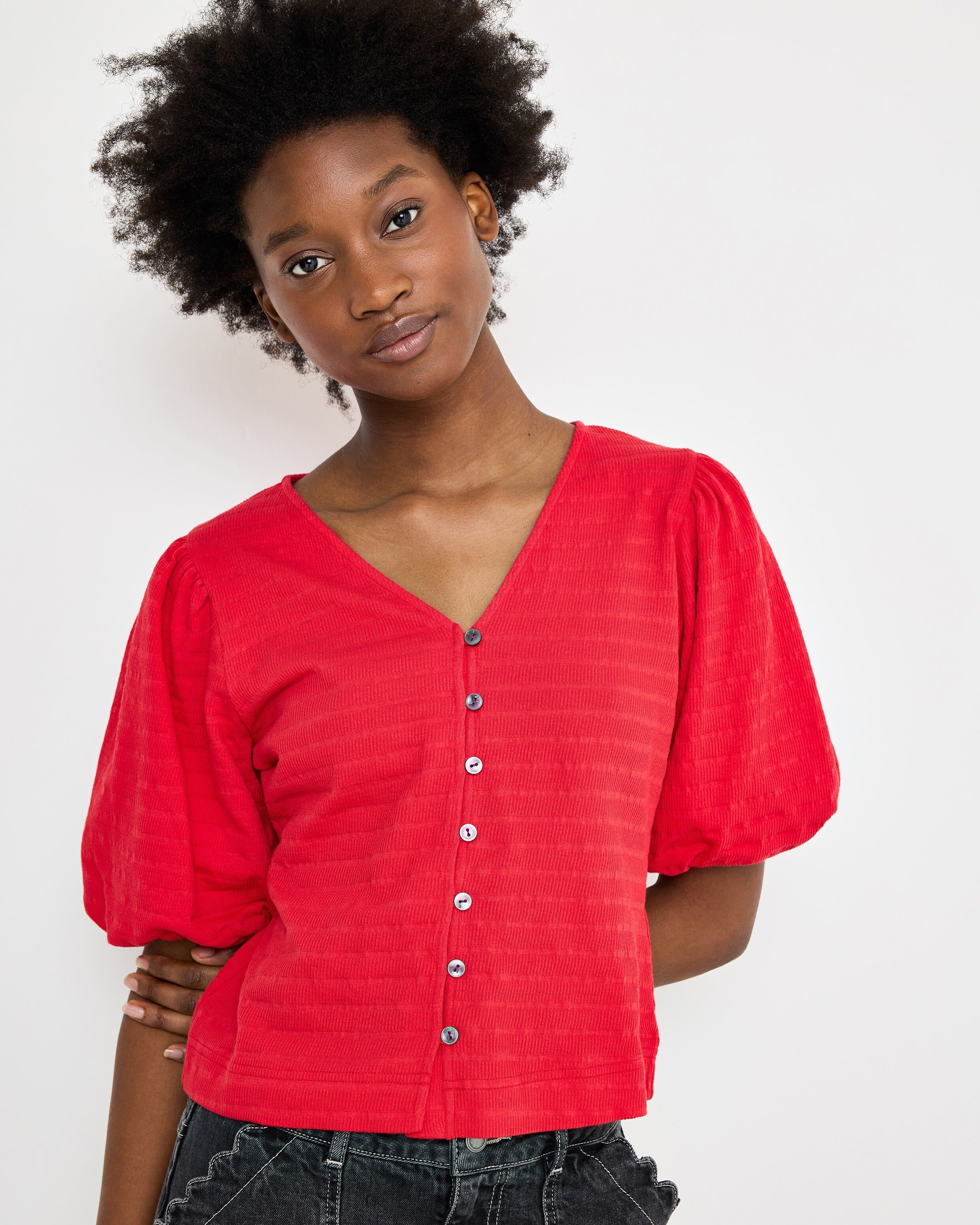 新品未使用　CLANE VOLUME PUFF TOPS Red Textured Button Up Puff Sleeve Top | Oliver Bonas