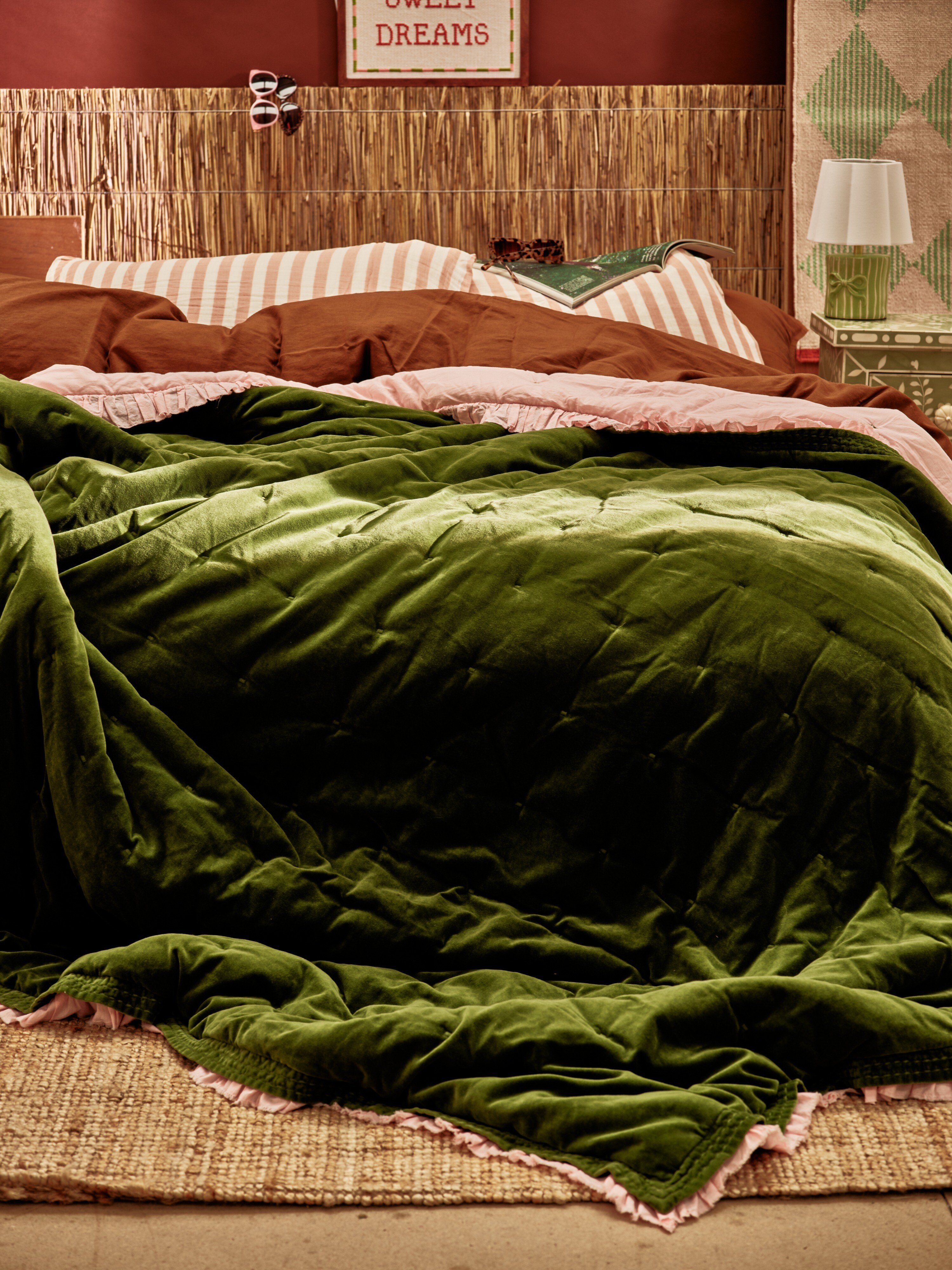 Reversible Green Ruffle Trim Velvet Quilt