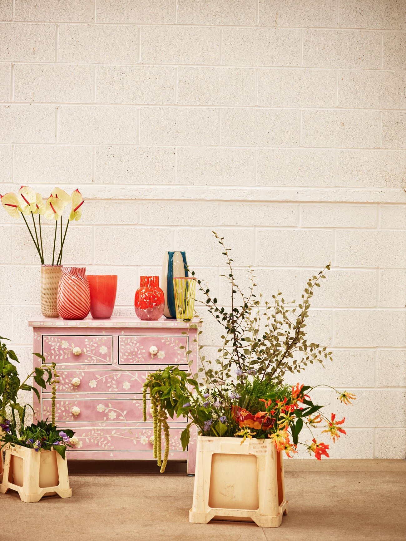 Katie VIRGIN UP drawers ピンクフラワー Lohko Lilac Floral Inlay Chest of Drawers | Oliver Bonas