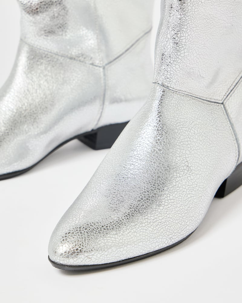 Anonymous Copenhagen Jassi 20 Silver Crackle Leather Boots