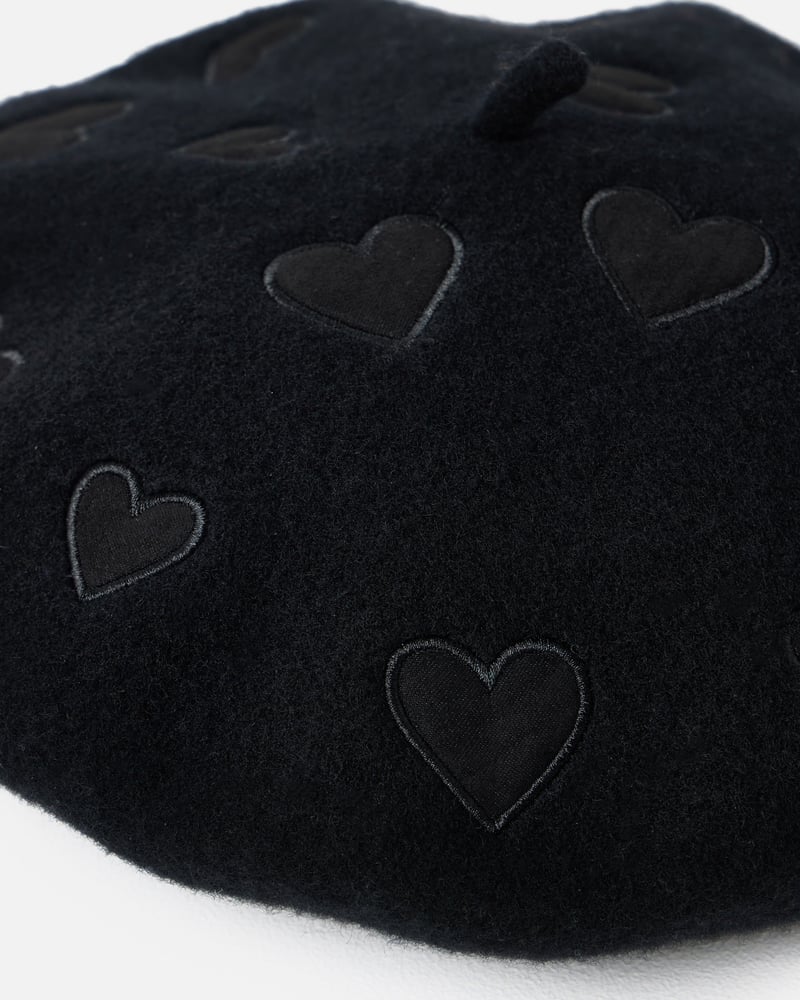 Black Heart Knitted Beret Hat