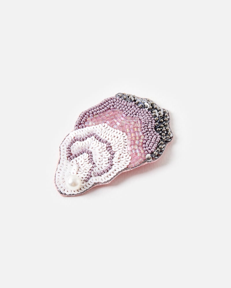Olympia Oyster Beaded Hair Clip