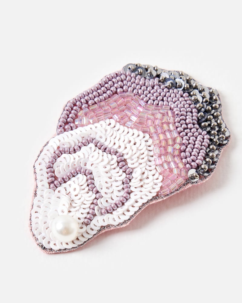 Olympia Oyster Beaded Hair Clip