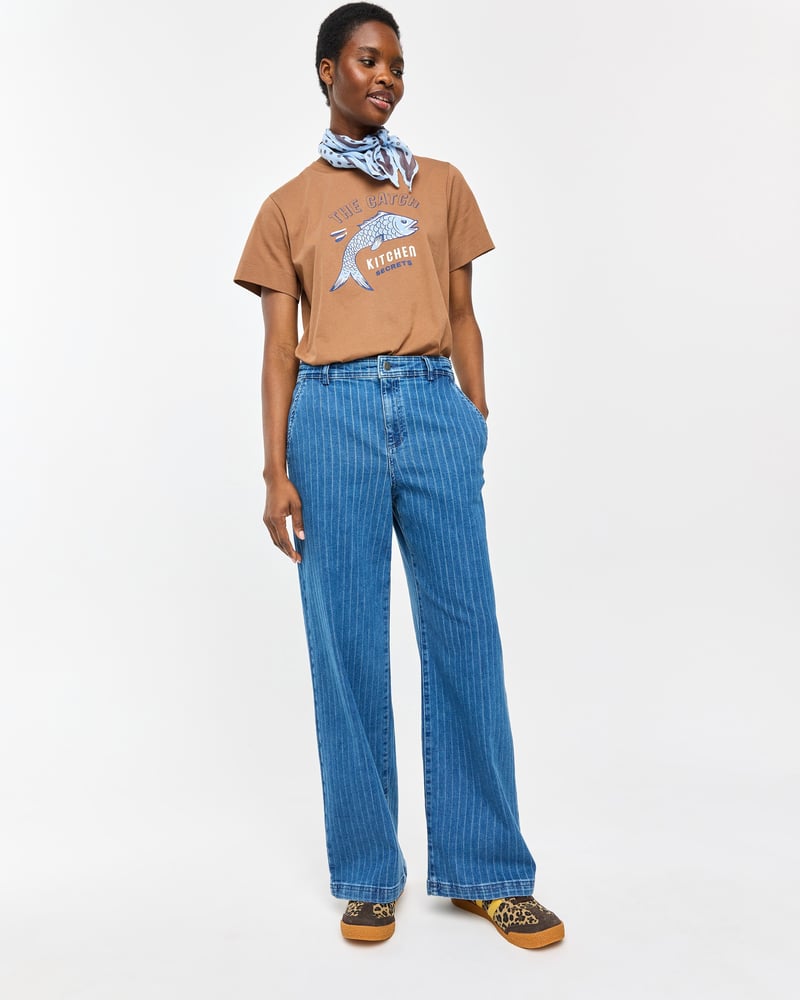 Mocha Brown The Catch Graphic T-Shirt