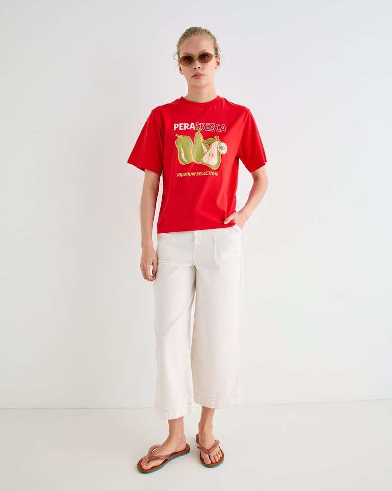 Red Pera Fresca Cotton Graphic T-Shirt