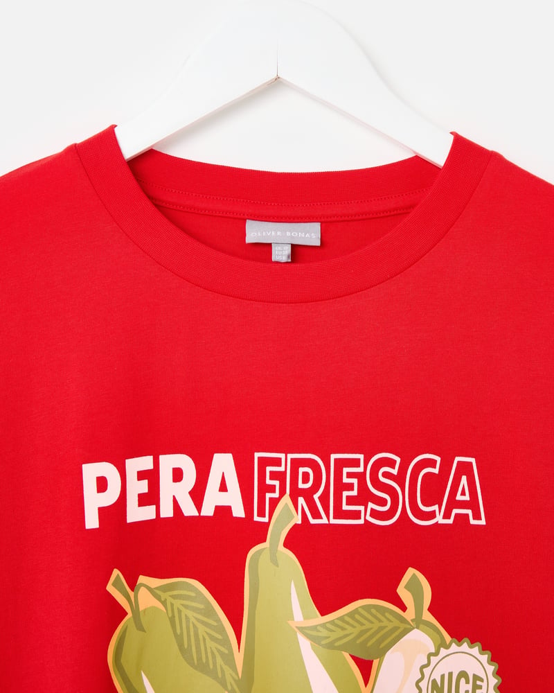 Red Pera Fresca Cotton Graphic T-Shirt