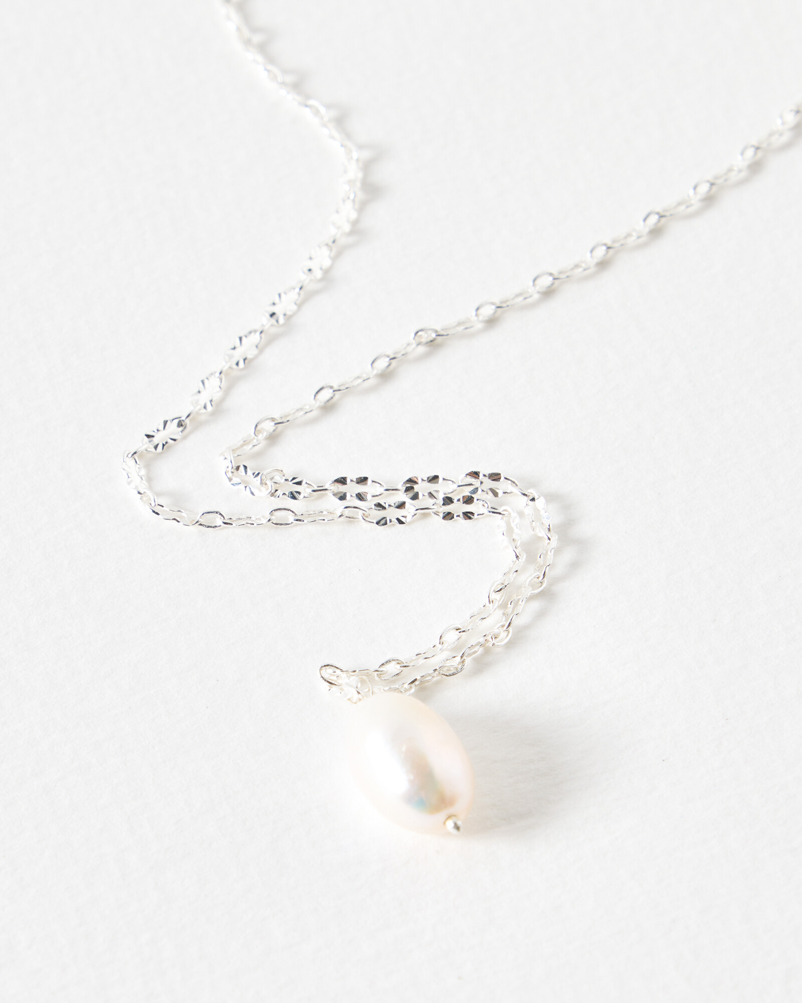 Ceri Textured Chain Silver Plated Freshwater Pearl Necklace