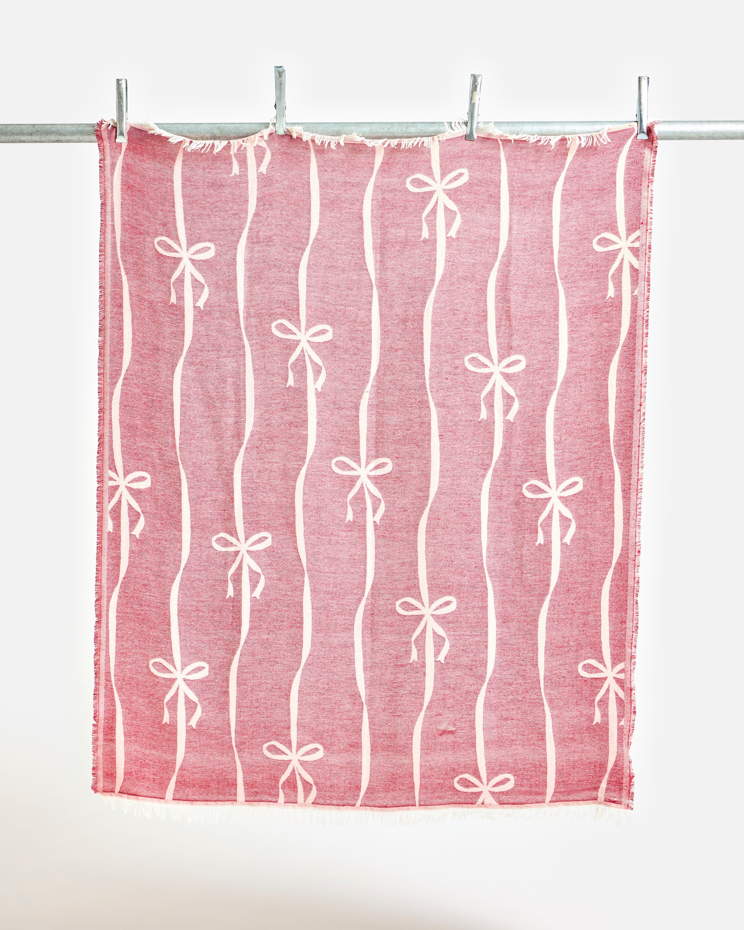 Pink & Burgundy Bows Reversible Jacquard Throw