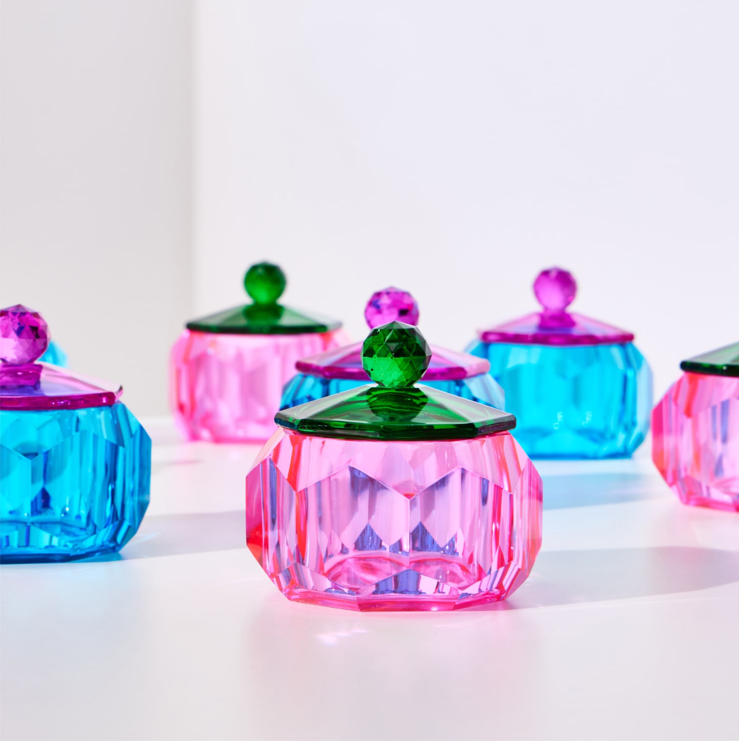 Christmas Gifts & Present Ideas 2025 | Oliver Bonas IE
