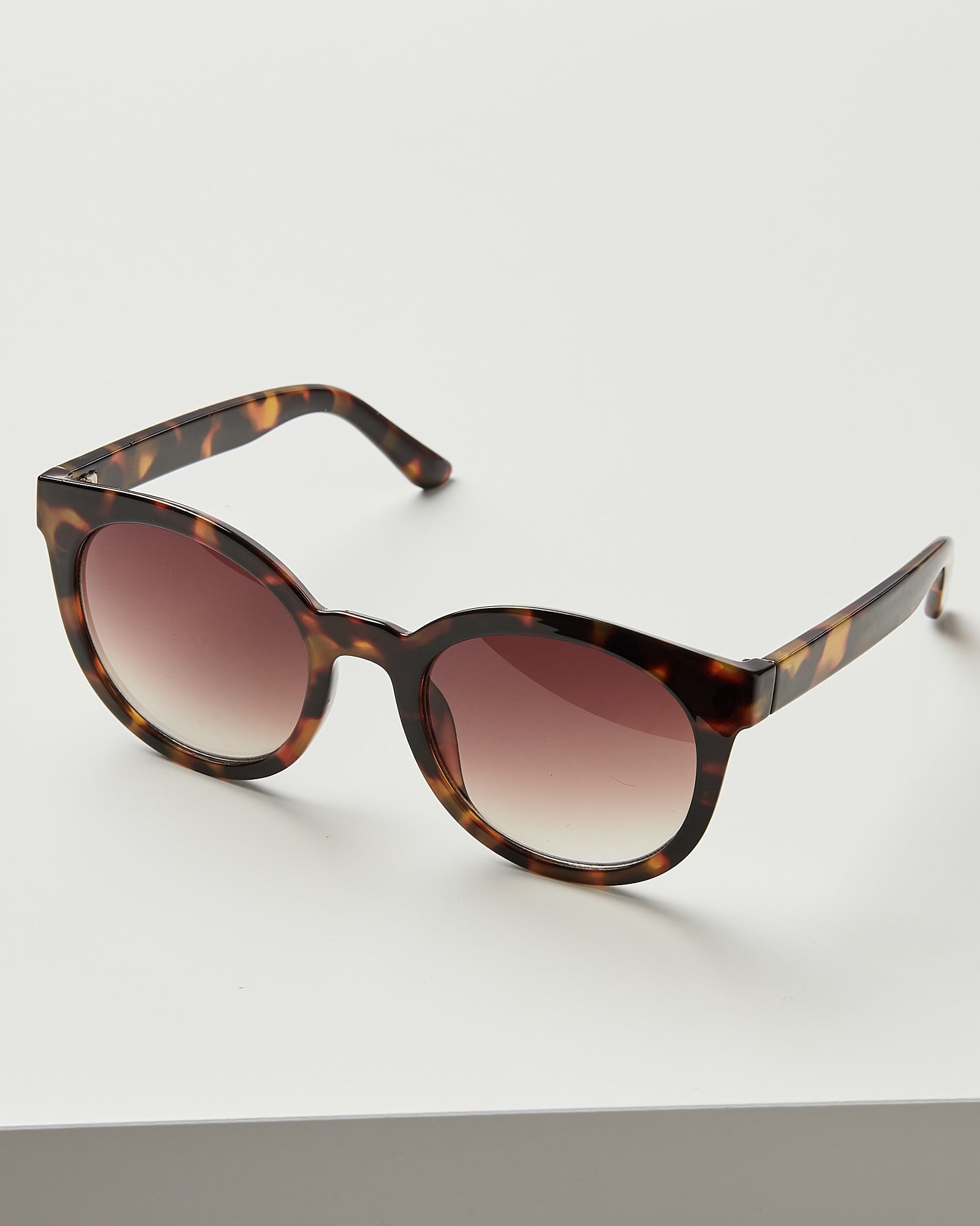 tortoise shell sunglasses round