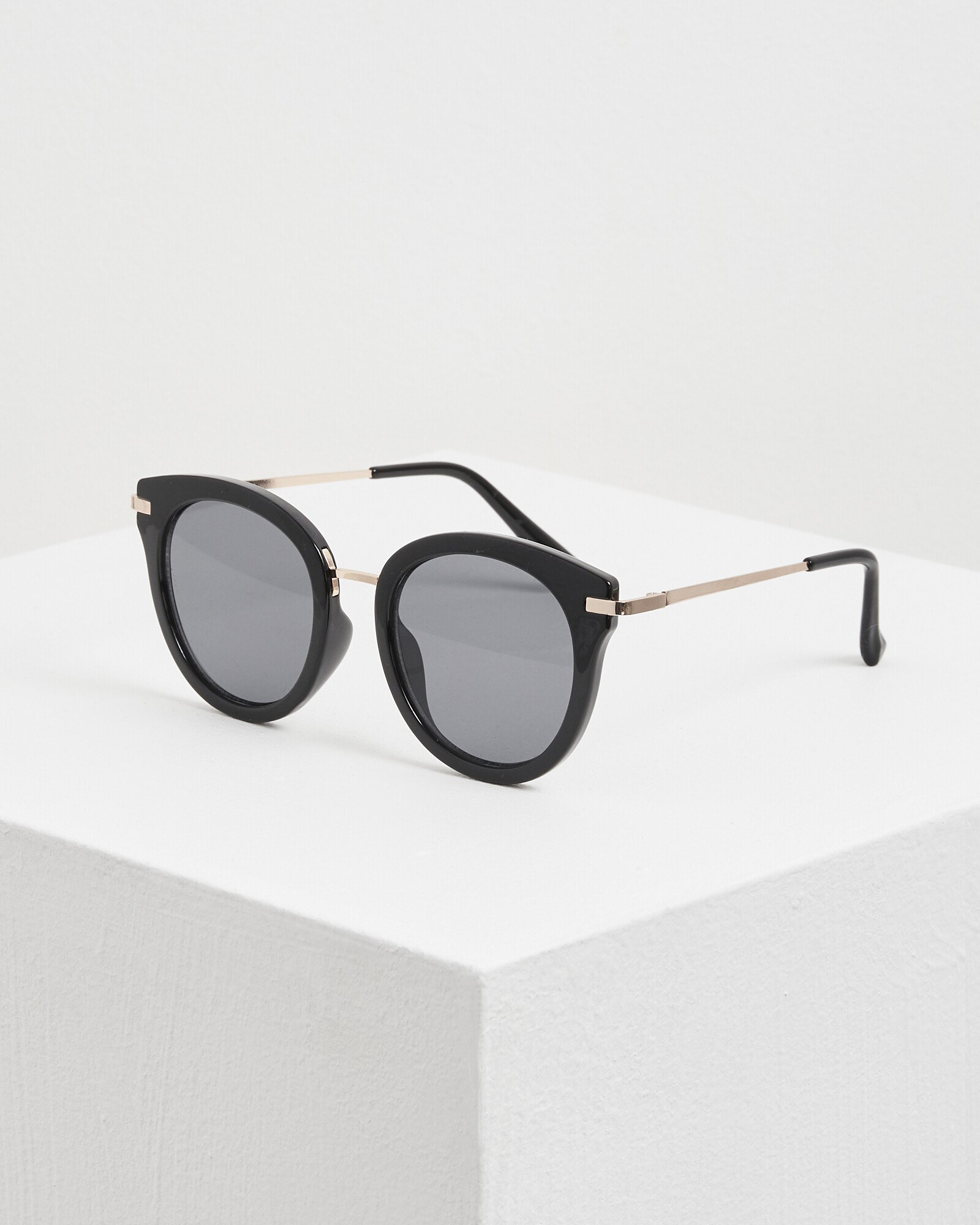 Round Cat Eye Black Sunglasses Oliver Bonas