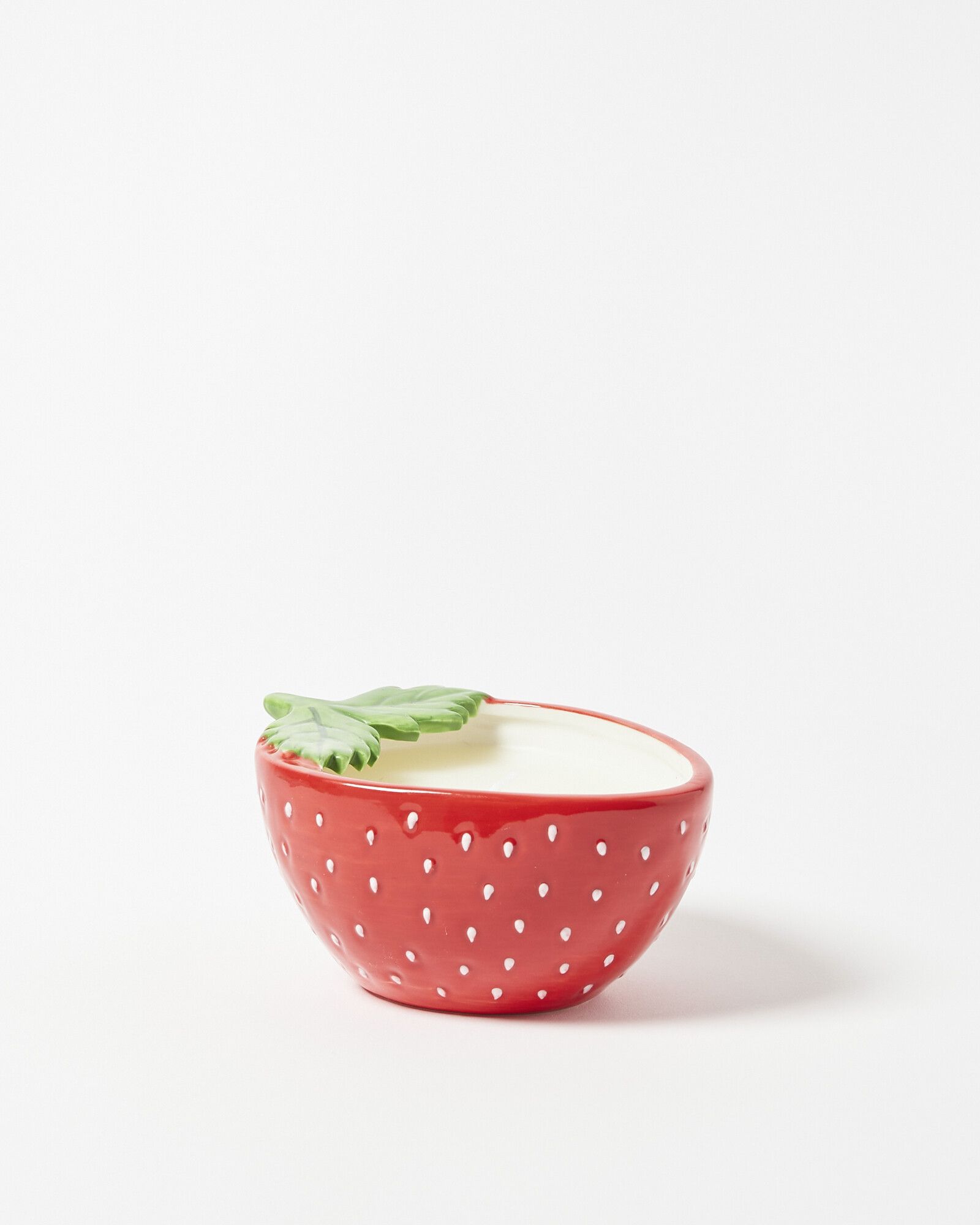 Aubrey Fresa Red Strawberry & Elderflower Ceramic Scented Candle | Oliver Bonas