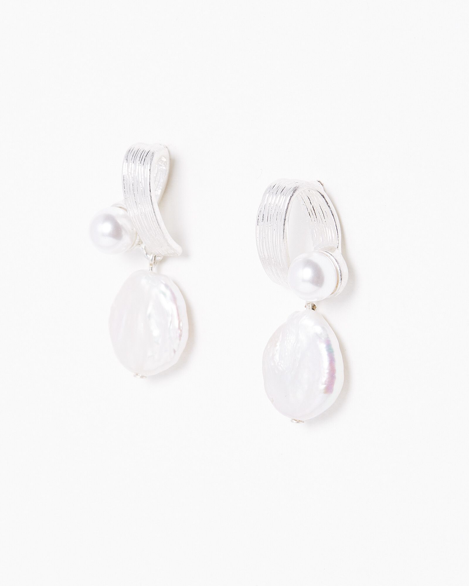 Dovie Textured Loop & Pearl Stud Earrings | Oliver Bonas