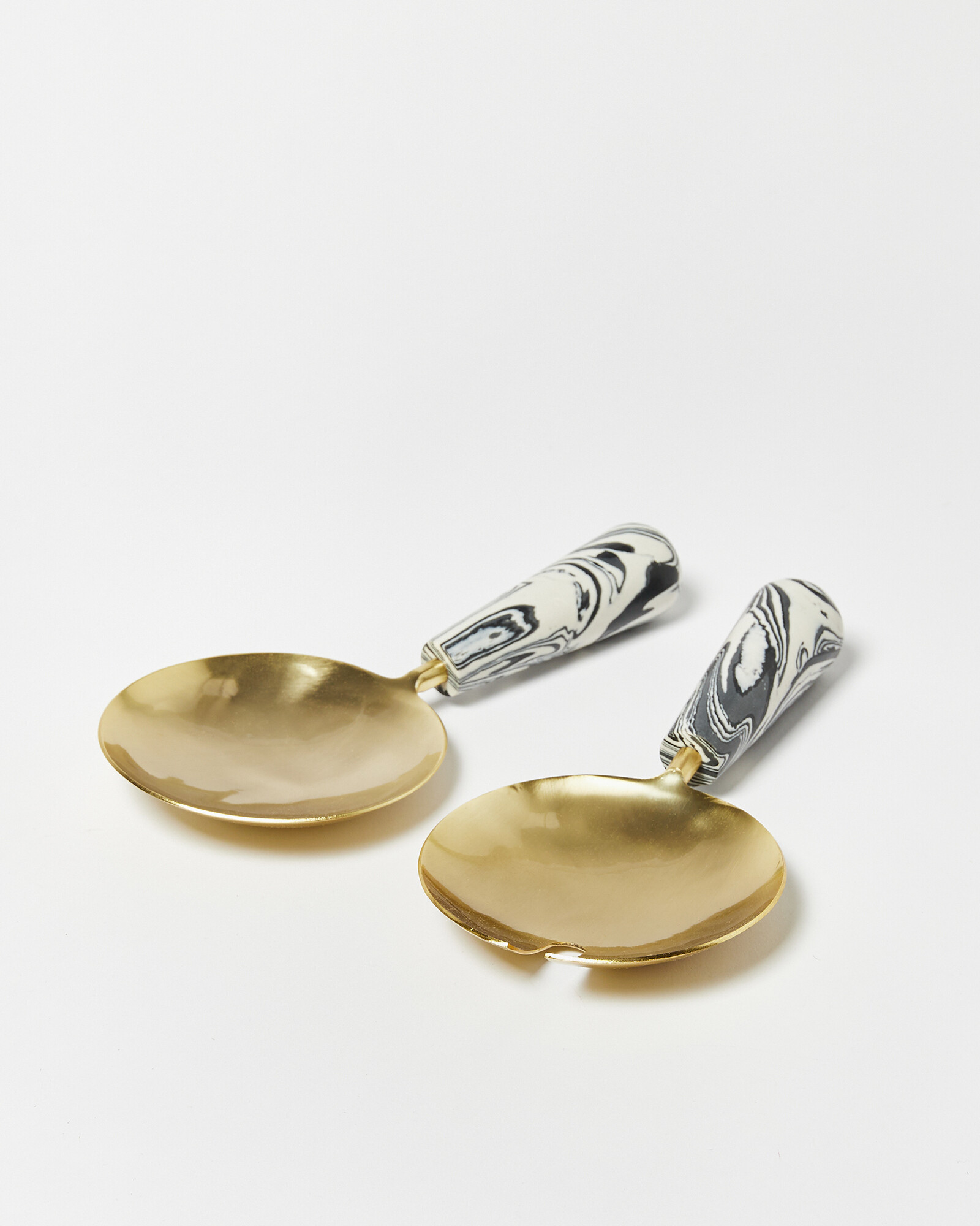 Monochrome Marbled Gold Short Salad Servers Oliver Bonas