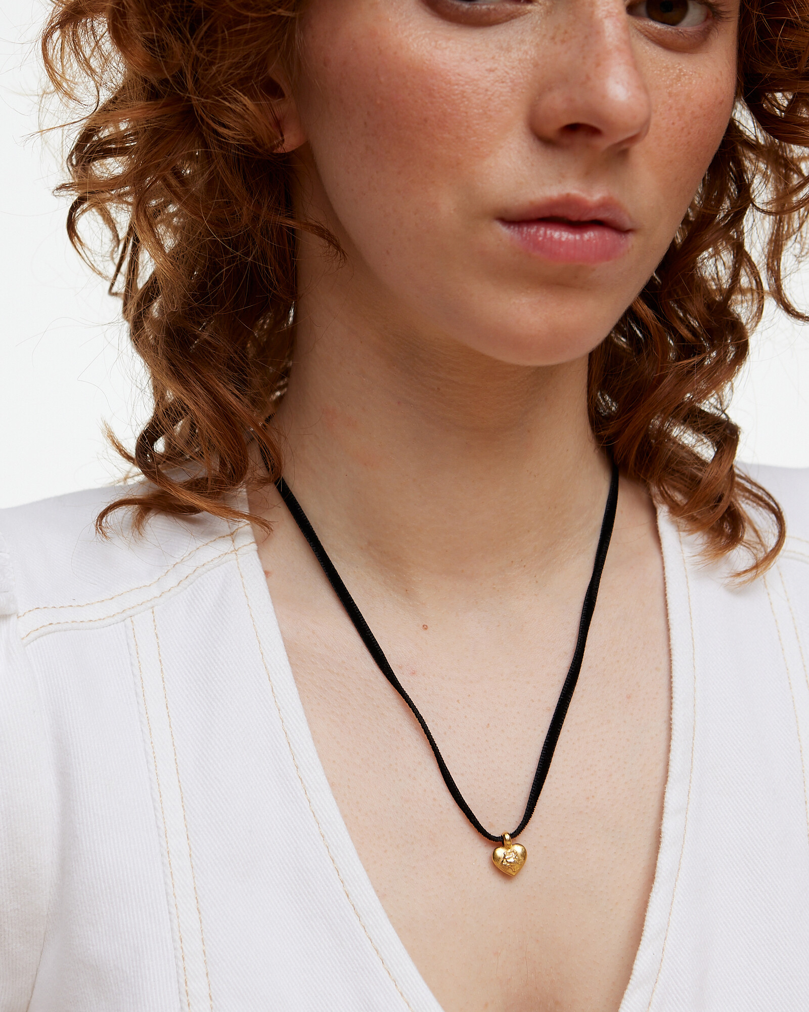 Mikaela Lyons X Oliver Bonas Lioness Pebble Heart Charm Black Velvet mikaela-lyons-x-oliver-bonas-lioness-pebble-heart-charm-black-velvet