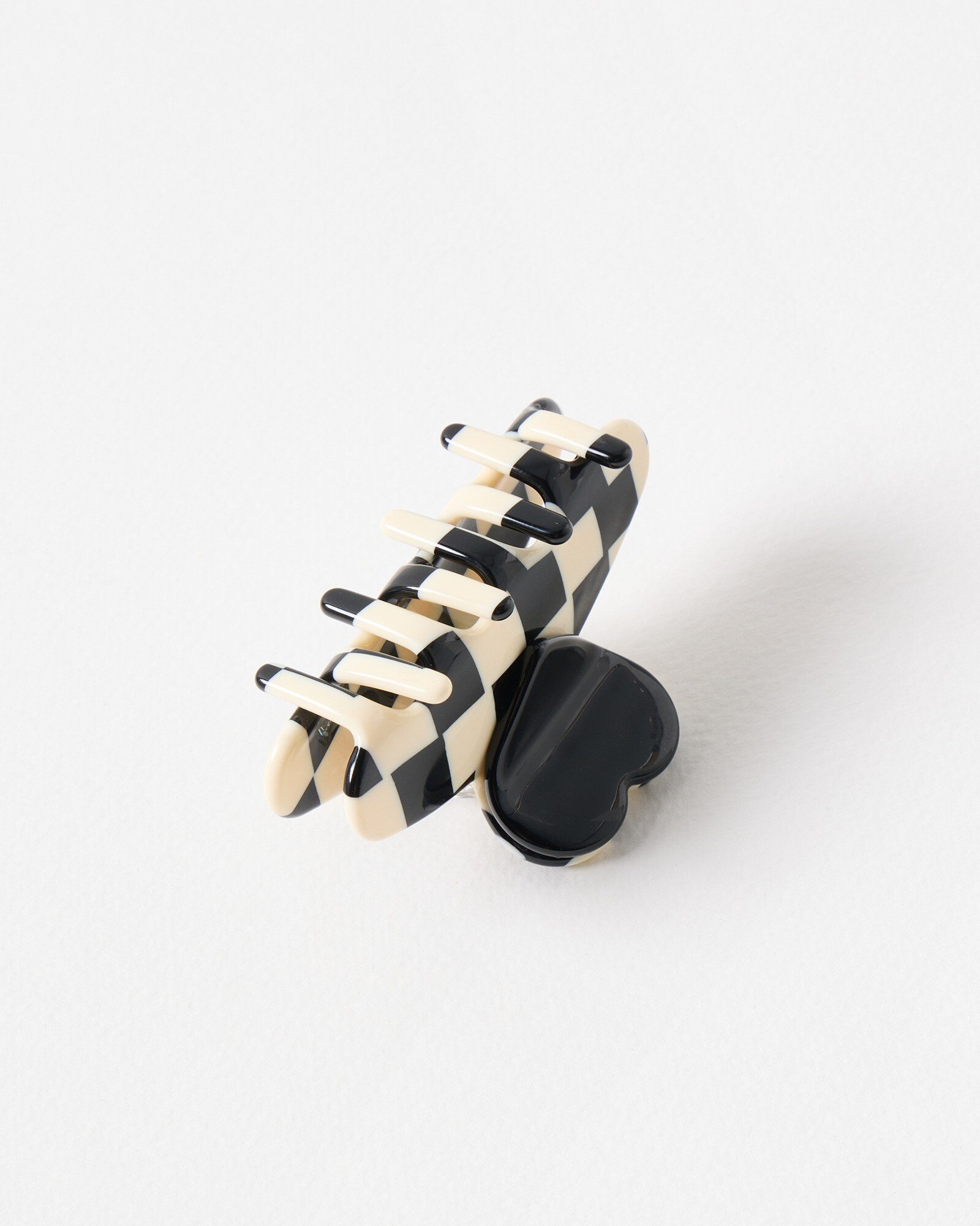 Murphy Black & White Chequerboard Heart Hair Claw Clip | Oliver Bonas