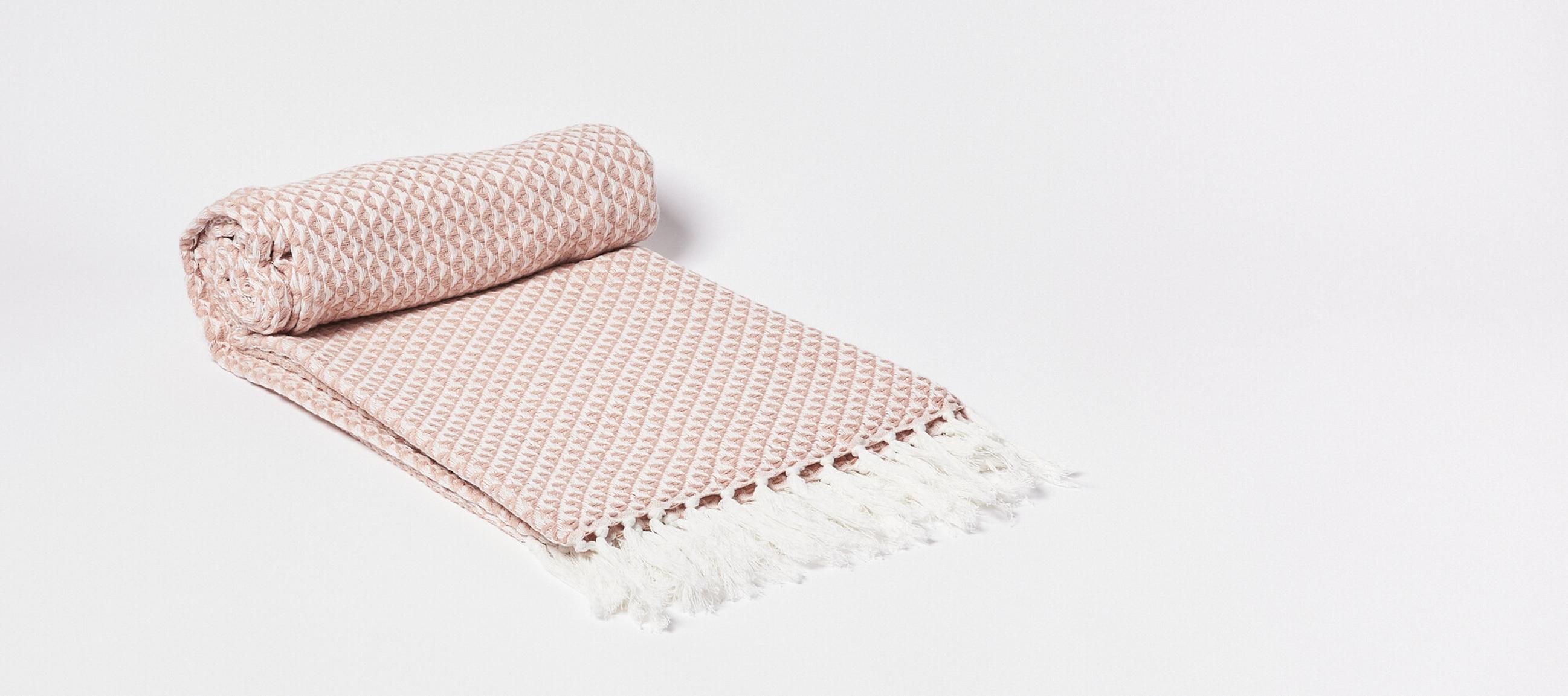 Klara Jacquard Geometric Print Pink Throw