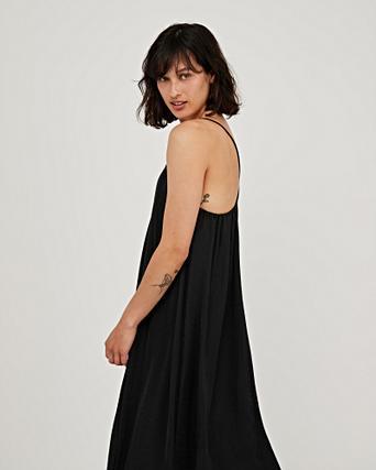 black flowing maxi dress