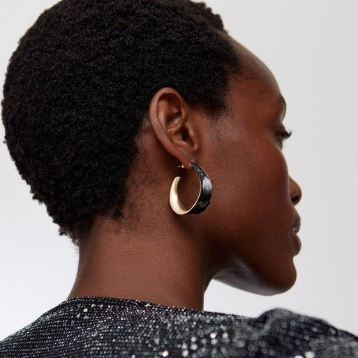 Discover 137+ wearing two different earrings meaning latest