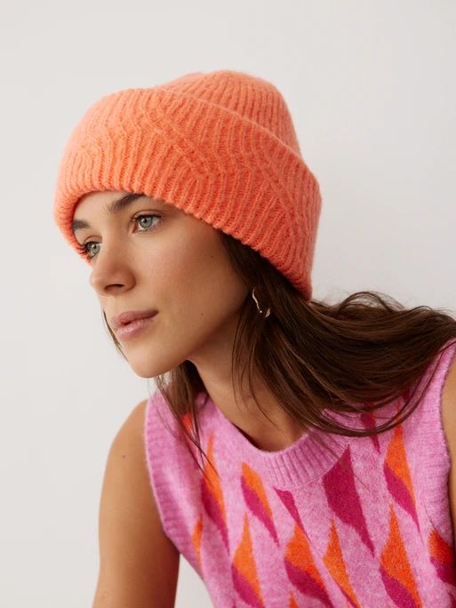 New Women's Winter Beanie Hats Knit Cap Fashion Warm Couple Twist