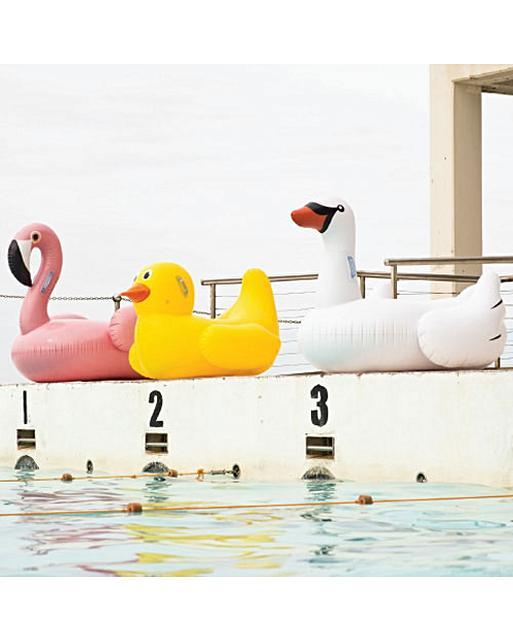 Giant Inflatable Flamingo Oliver Bonas